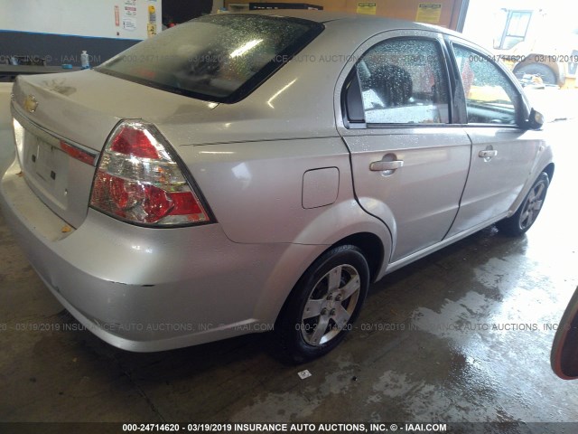 KL1TD56638B084252 - 2008 CHEVROLET AVEO LS SILVER photo 4