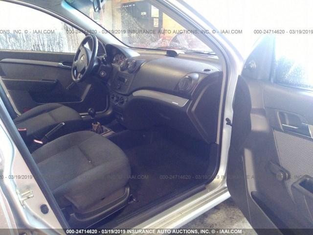 KL1TD56638B084252 - 2008 CHEVROLET AVEO LS SILVER photo 5