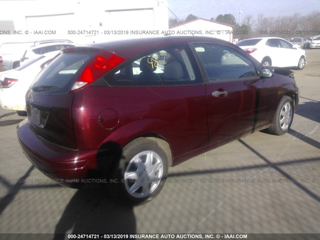 1FAFP31N37W130031 - 2007 FORD FOCUS ZX3/S/SE/SES MAROON photo 4