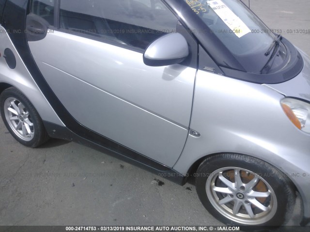 WMEEJ31X08K153270 - 2008 SMART FORTWO PURE/PASSION WHITE photo 6