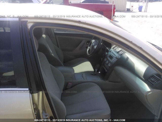 4T4BF3EK9AR006670 - 2010 TOYOTA CAMRY SE/LE/XLE 金色 照片 5