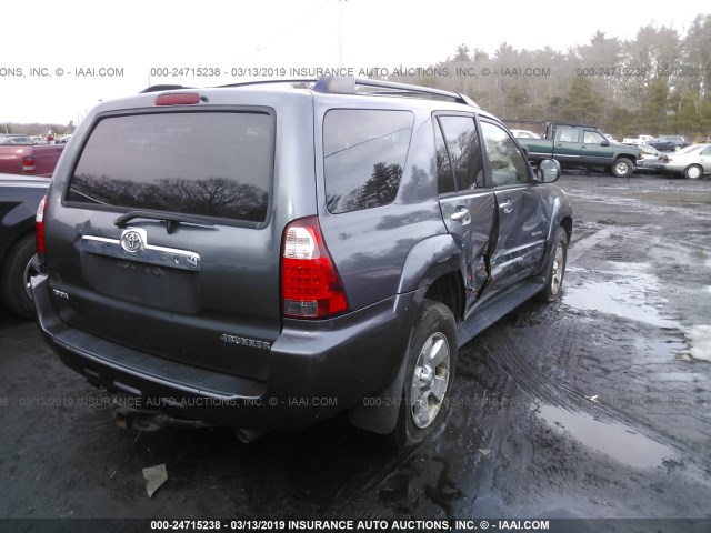 JTEBT14R560060018 - 2006 TOYOTA 4RUNNER SR5/SPORT GRAY photo 4