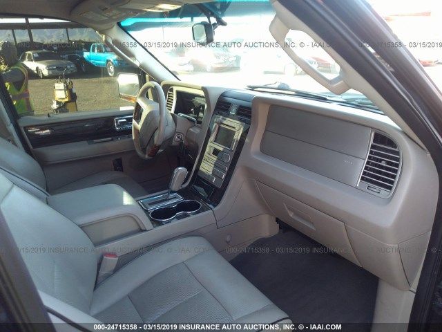5LMFU28558LJ00818 - 2008 LINCOLN NAVIGATOR Қара фото 5