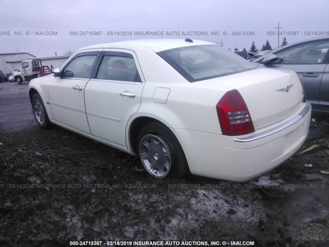 2C3KA63H46H192686 - 2006 CHRYSLER 300C WHITE photo 3