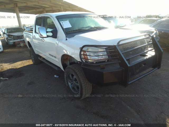 1N6AA07B75N501399 - 2005 NISSAN TITAN XE/SE/LE WHITE photo 1