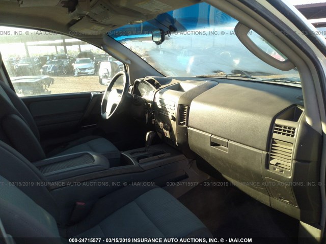 1N6AA07B75N501399 - 2005 NISSAN TITAN XE/SE/LE WHITE photo 5