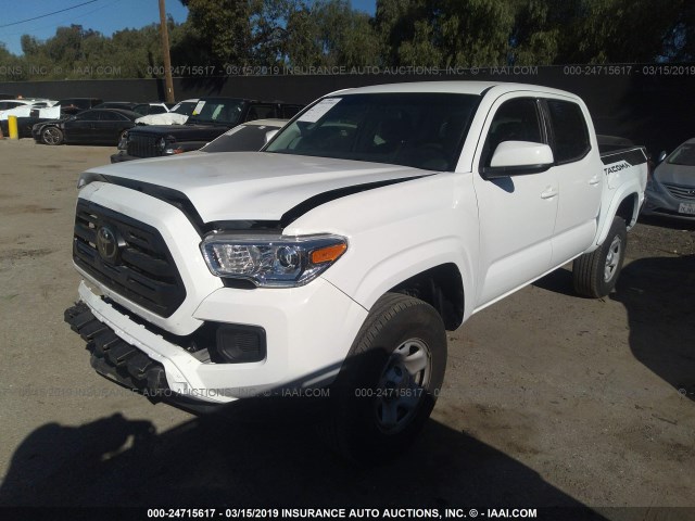 3TMCZ5AN7JM142208 - 2018 TOYOTA TACOMA DBL CAB/SR/TRDSPT/OR/PRO WHITE photo 2