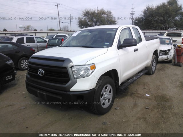 5TFRM5F16GX105720 - 2016 TOYOTA TUNDRA DOUBLE CAB SR/SR5 WHITE photo 2