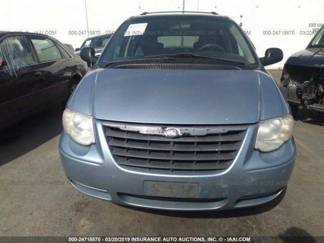 2C4GP44R95R212998 - 2005 CHRYSLER TOWN & COUNTRY LX Light Blue photo 6