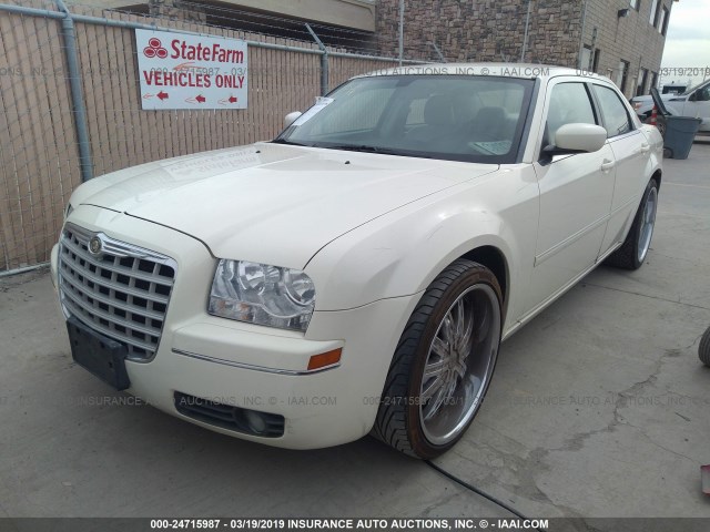 2C3KA53G67H794945 - 2007 CHRYSLER 300 TOURING WHITE photo 2