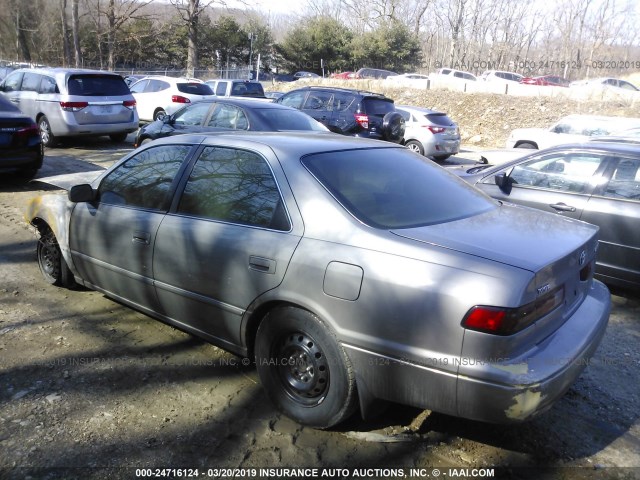 4T1BG22K2VU098295 - 1997 TOYOTA CAMRY CE/LE/XLE GOLD photo 3