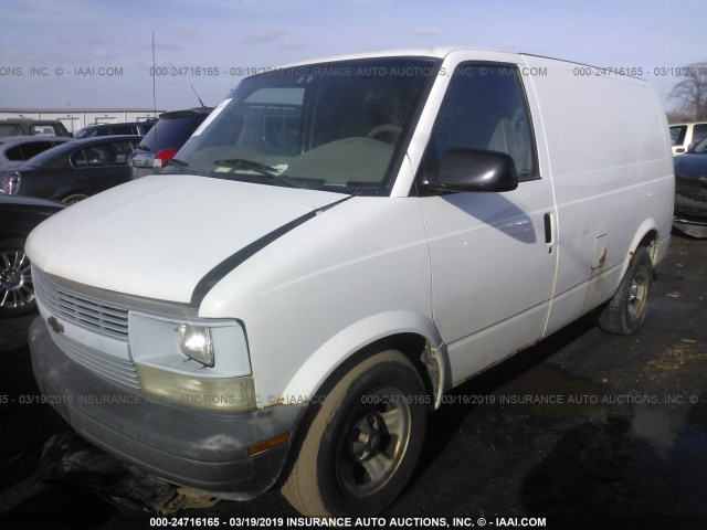 1GCDL19W11B151778 - 2001 CHEVROLET ASTRO WHITE photo 2