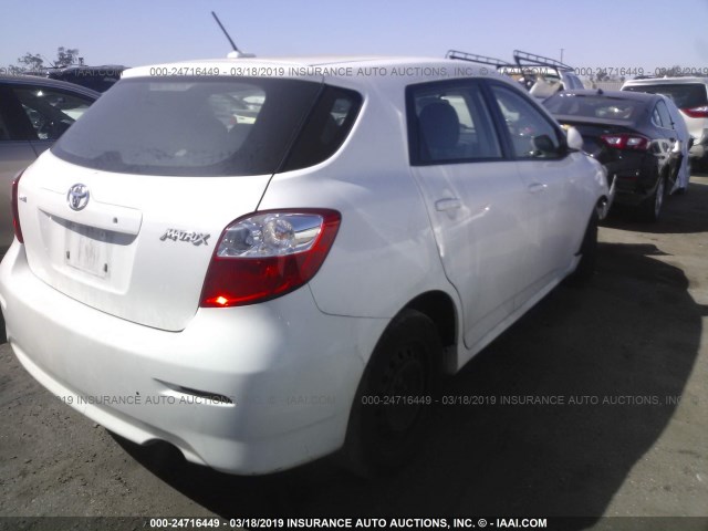 2T1KU40E69C166672 - 2009 TOYOTA COROLLA MATRIX  WHITE photo 4