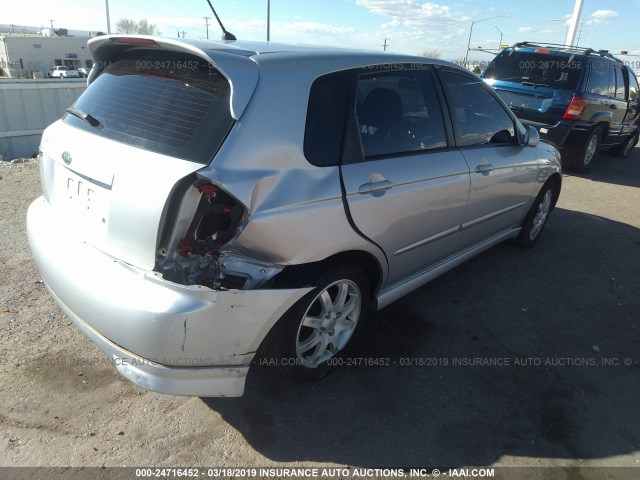 KNAFE161665337802 - 2006 KIA SPECTRA5 SILVER photo 4