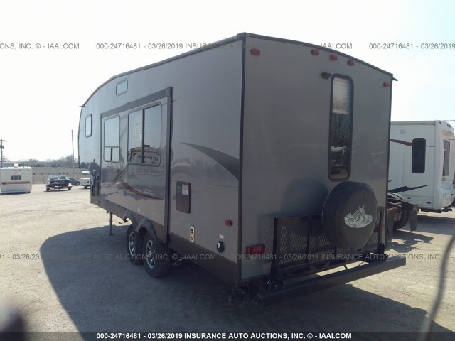 4X4FCKA2XGX122180 - 2016 CHEROKEE CHEROKEE FIFTH WHEEL  WHITE photo 3