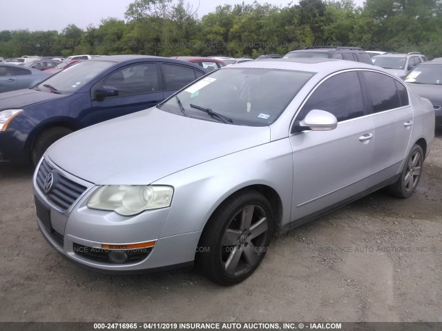 WVWJK73C69P042335 - 2009 VOLKSWAGEN PASSAT TURBO SILVER photo 2