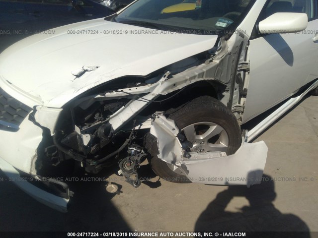 1N4AL24EX8C238421 - 2008 NISSAN ALTIMA 2.5S WHITE photo 6