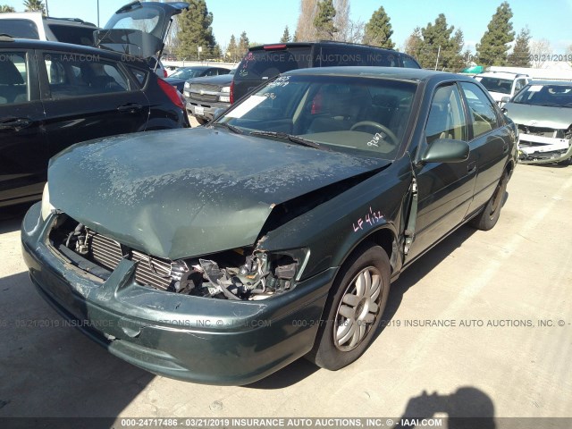 JT2BG22K0Y0469267 - 2000 TOYOTA CAMRY CE/LE/XLE GREEN photo 2