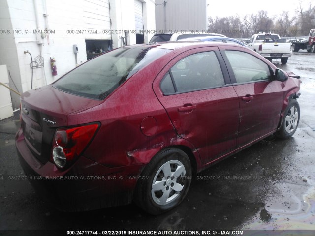 1G1JA5SH6D4247869 - 2013 CHEVROLET SONIC LS RED photo 4
