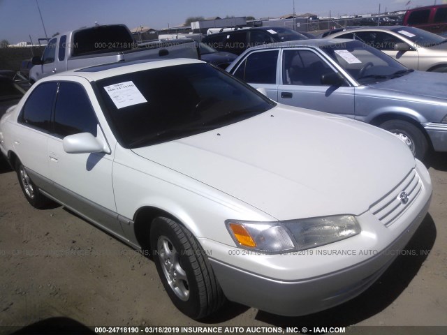 JT2BG22K9X0360062 - 1999 TOYOTA CAMRY LE/XLE 白色 照片 1