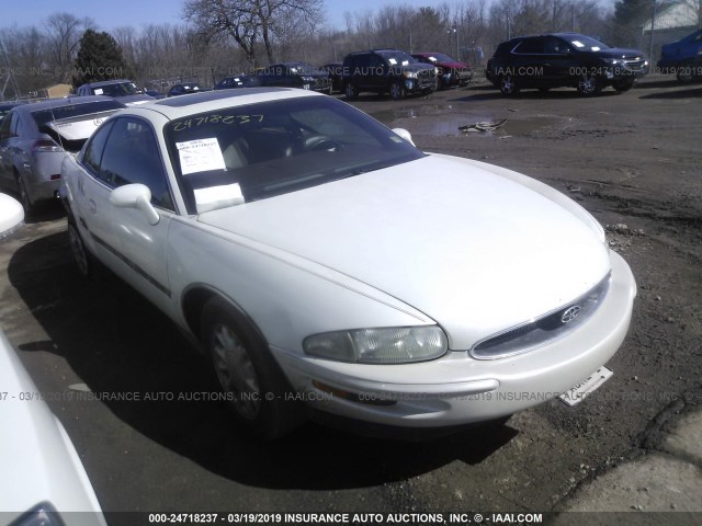 1G4GD221XT4701089 - 1996 BUICK RIVIERA WHITE photo 1