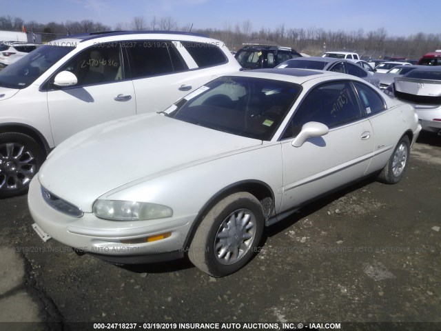 1G4GD221XT4701089 - 1996 BUICK RIVIERA WHITE photo 2