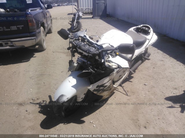 JS1GX72A1B2100568 - 2011 SUZUKI GSX1300 R WHITE photo 2