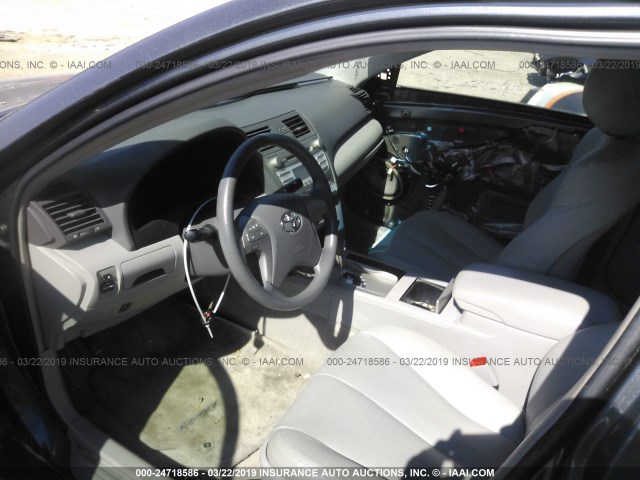 4T1BF3EK9AU034429 - 2010 TOYOTA CAMRY SE/LE/XLE GRAY photo 5