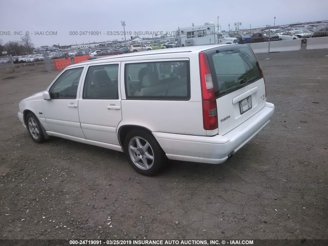 YV1LW5677W2423193 - 1998 VOLVO V70 GLT WHITE photo 3