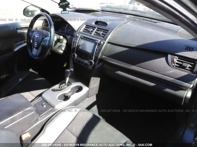 4T1BF1FK6CU071329 - 2012 TOYOTA CAMRY SE/LE/XLE BLACK photo 5