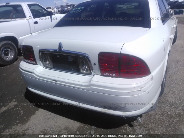 1LNHM87A12Y602622 - 2002 LINCOLN LS أبيض صورة 6