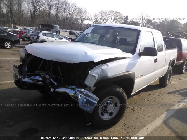 1GCHC29U16E129274 - 2006 CHEVROLET SILVERADO C2500 HEAVY DUTY WHITE photo 2