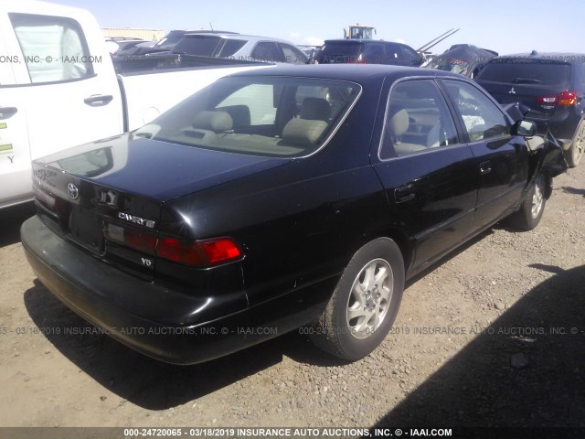 JT2BF22K5W0103692 - 1998 TOYOTA CAMRY CE/LE/XLE BLACK photo 4