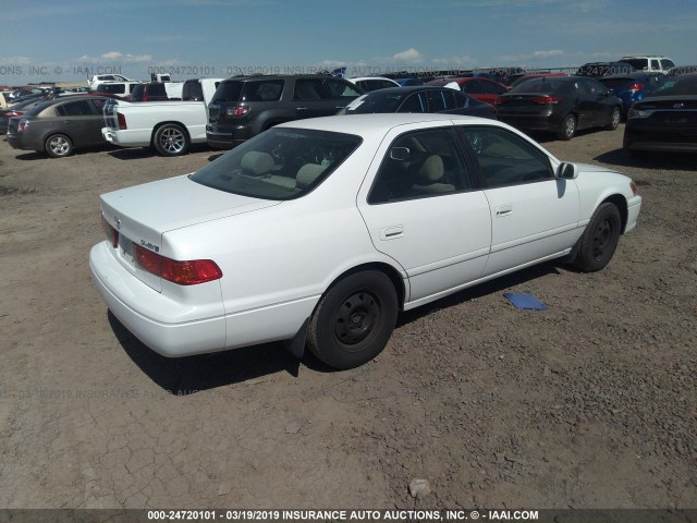 4T1BG22K3YU973310 - 2000 TOYOTA CAMRY CE/LE/XLE 白色 照片 4