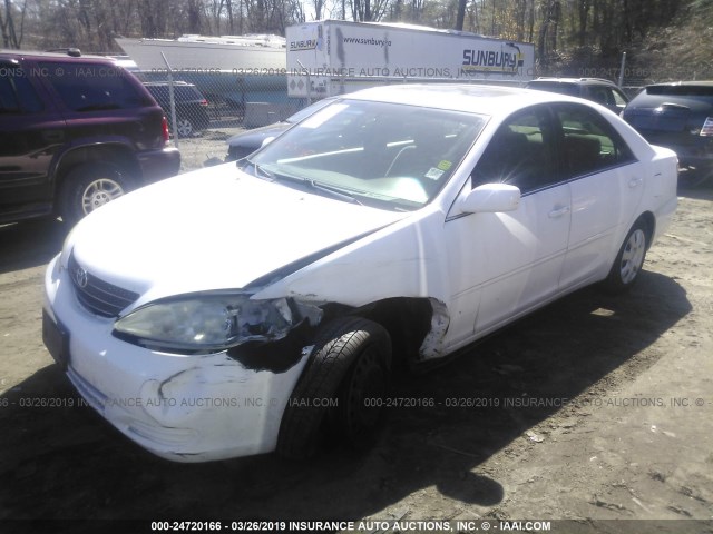 4T1BE32K54U345917 - 2004 TOYOTA CAMRY LE/XLE/SE WHITE photo 2