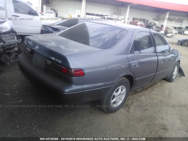 JT2BG22K3V0097497 - 1997 TOYOTA CAMRY LE/XLE 灰色 照片 4