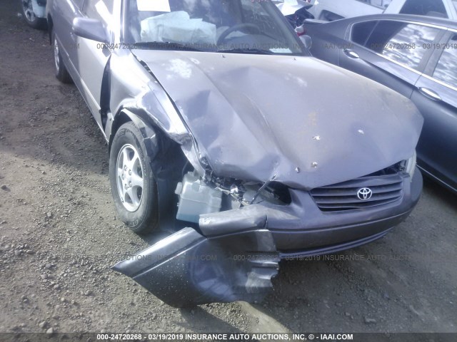 JT2BG22K3V0097497 - 1997 TOYOTA CAMRY LE/XLE 灰色 照片 6