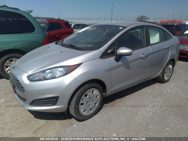 3FADP4AJXJM113440 - 2018 FORD FIESTA S SILVER photo 2