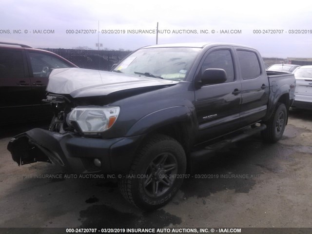 3TMLU4EN2EM138155 - 2014 TOYOTA TACOMA DOUBLE CAB GRAY photo 2