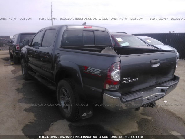 3TMLU4EN2EM138155 - 2014 TOYOTA TACOMA DOUBLE CAB GRAY photo 3