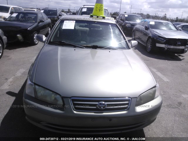 JT2BG22K910590448 - 2001 TOYOTA CAMRY CE/LE/XLE 灰色 照片 6