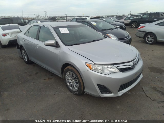 4T1BF1FKXCU041945 - 2012 TOYOTA CAMRY SE/LE/XLE SILVER photo 1