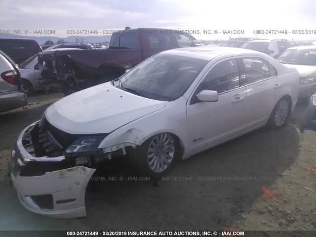 3FADP0L30AR210463 - 2010 FORD FUSION HYBRID WHITE photo 2