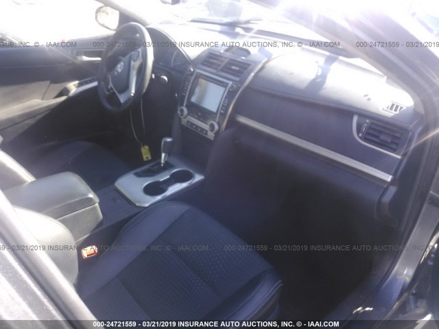 4T1BF1FK2EU868082 - 2014 TOYOTA CAMRY L/SE/LE/XLE Boz foto 5