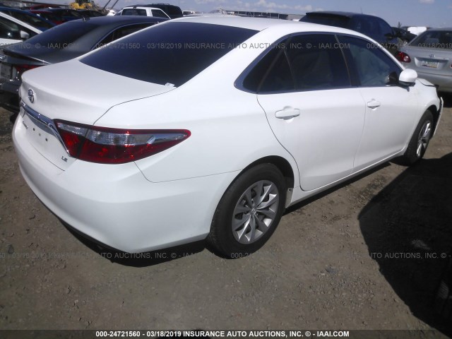 4T1BF1FK5HU359821 - 2017 TOYOTA CAMRY LE/XLE/SE/XSE WHITE photo 4