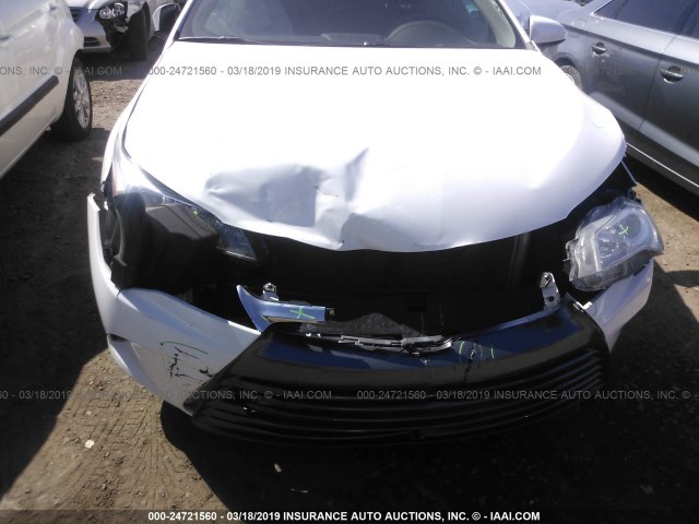 4T1BF1FK5HU359821 - 2017 TOYOTA CAMRY LE/XLE/SE/XSE WHITE photo 6