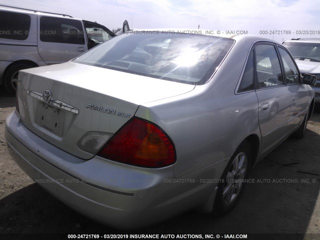 4T1BF28B82U209387 - 2002 TOYOTA AVALON XL/XLS SILVER photo 4