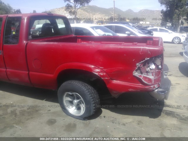 1GCCS19X2W8134032 - 1998 CHEVROLET S TRUCK S10 RED photo 6