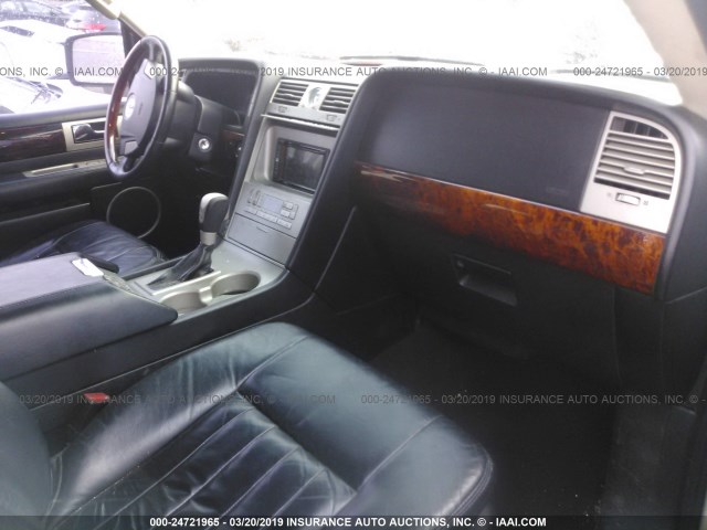 5LMFU28R33LJ08623 - 2003 LINCOLN NAVIGATOR 白色 照片 5