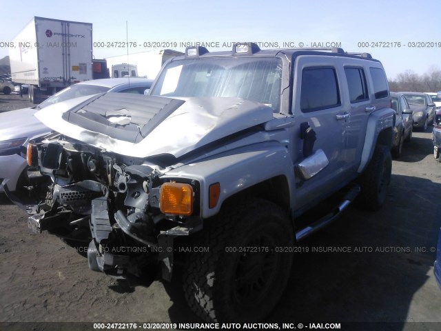 5GTDN136468228336 - 2006 HUMMER H3 GRAY photo 2